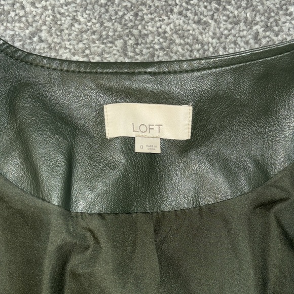 LOFT deep olive green faux leather jacket women’s size 0 - Picture 11 of 11